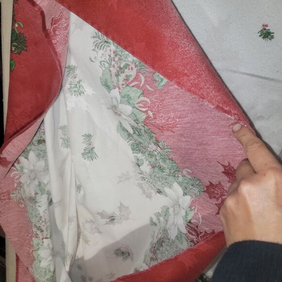 Large Christmas Jacquard Tablecloth Red White Poinsettas Mistletoe 100x58" Sheen - Picture 10 of 10